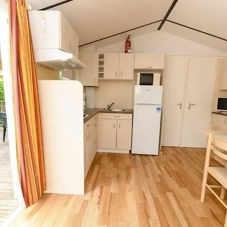 Camping La Pomme De Pin Kemping